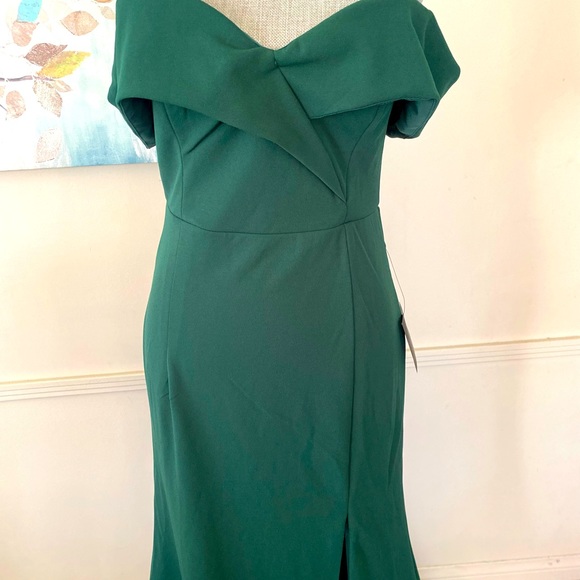 LULUS 💚HUNTER GREEN💚 OFF THE SHOULDER MAXI FORMAL DRESS SIZE MEDIUM 🌟NWT🌟 - Picture 5 of 16